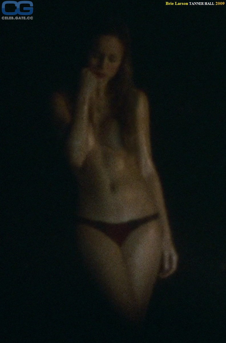 Naked bri larson Brie Larson