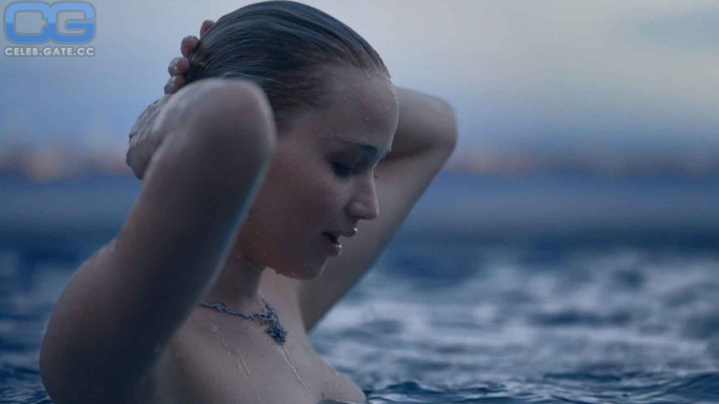 Bilder jennifer lawrence von nackt Jennifer Lawrence