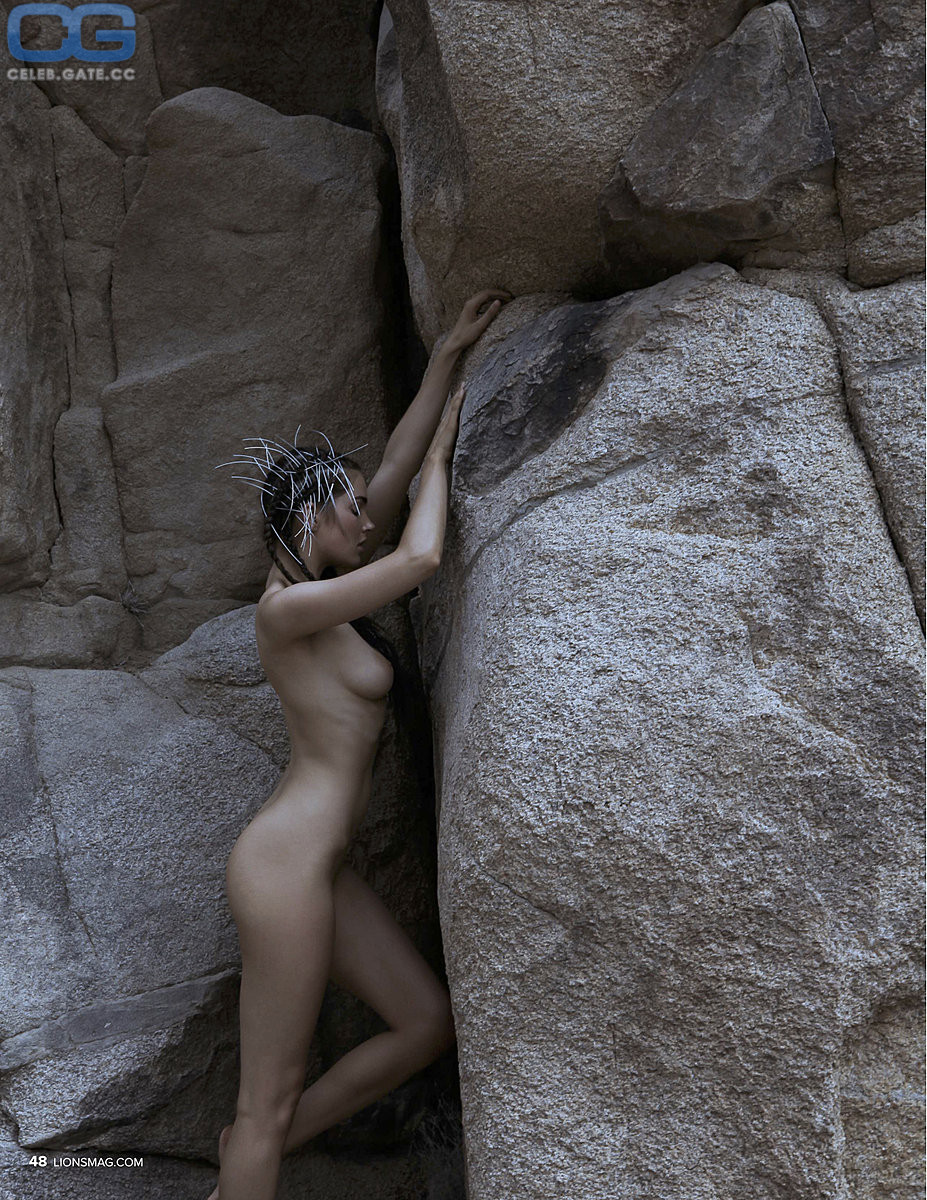 Jessica wall nude