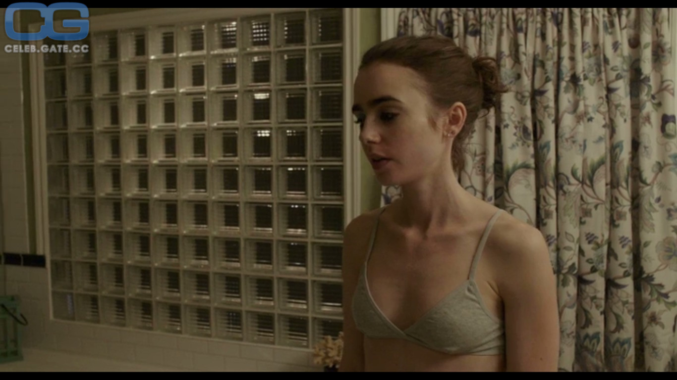 Nude lilly collins Lily Collins