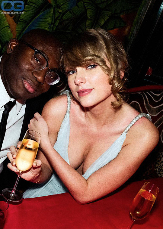Leaks nude taylor swift Taylor Swift